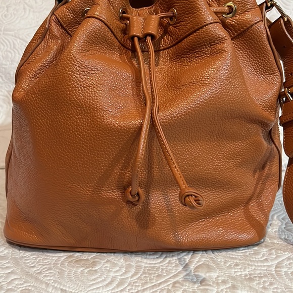 Ora Delphine bucket bag - Picture 3 of 16